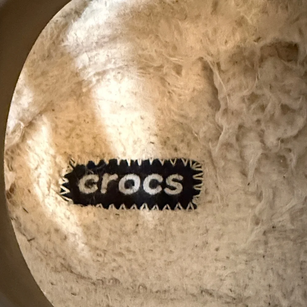 CROCS Kids clogs  in Warm Brown size 4